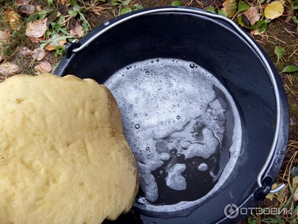 Не самая активная пена, хоть и отмывает неплохо