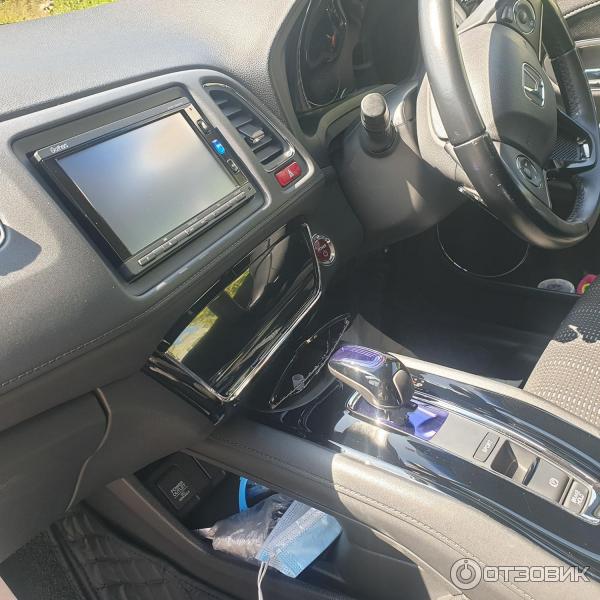 Автомобиль Honda Vezel кроссовер фото