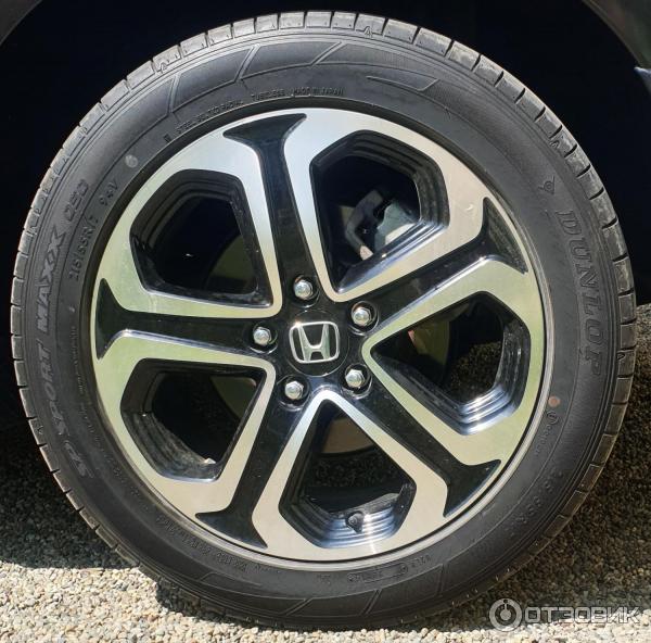 Автомобиль Honda Vezel кроссовер фото