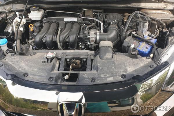 Автомобиль Honda Vezel кроссовер фото