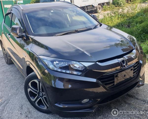 Автомобиль Honda Vezel кроссовер фото
