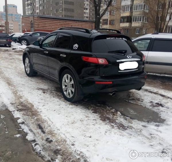 Автомобиль Infiniti FX35 кроссовер фото