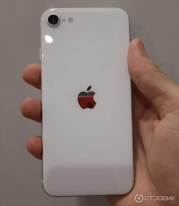 Смартфон Apple iPhone SE 2020 фото