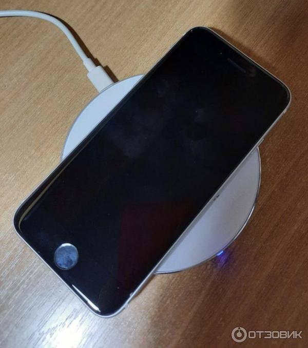 Смартфон Apple iPhone SE 2020 фото