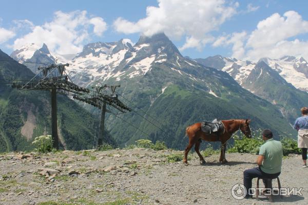 Канатная дорога в пос. Домбай (Россия, Карачаево-Черкессия) фото