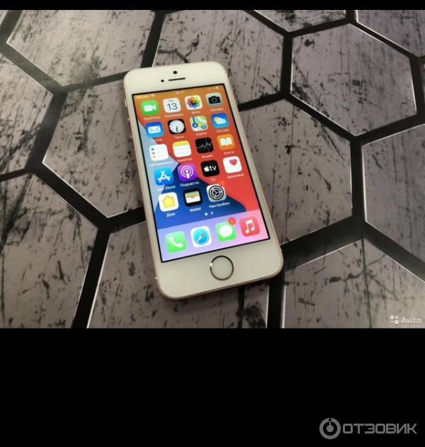 Смартфон Apple iPhone SE 2020 фото