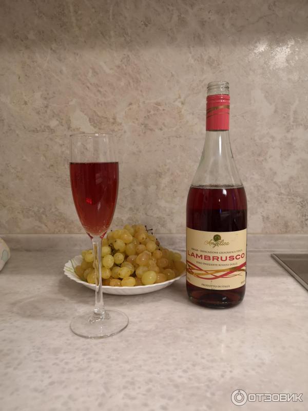 Розовое игристое вино Casa Bella Angelica Lambrusco Rosato Dolce фото