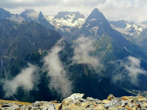 Канатная дорога в пос. Домбай (Россия, Карачаево-Черкессия) фото