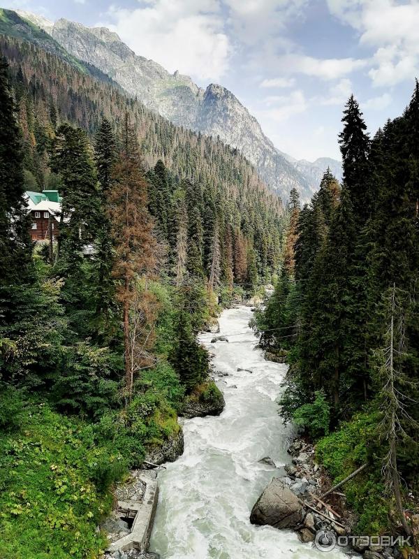 Канатная дорога в пос. Домбай (Россия, Карачаево-Черкессия) фото