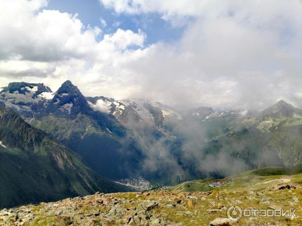 Канатная дорога в пос. Домбай (Россия, Карачаево-Черкессия) фото