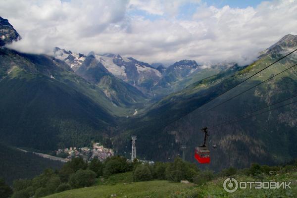 Канатная дорога в пос. Домбай (Россия, Карачаево-Черкессия) фото