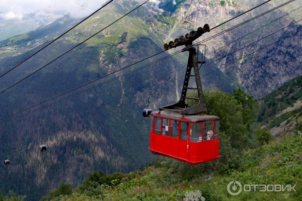 Канатная дорога в пос. Домбай (Россия, Карачаево-Черкессия) фото