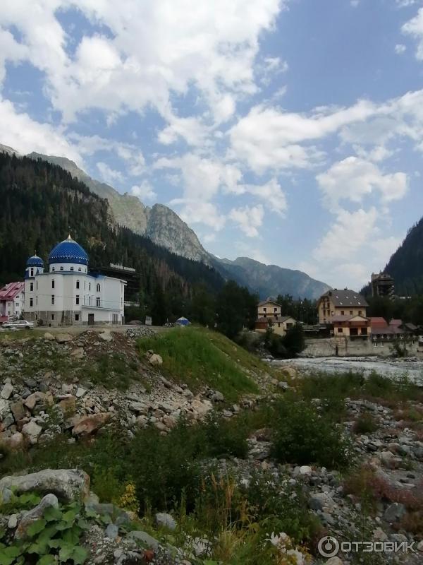 Канатная дорога в пос. Домбай (Россия, Карачаево-Черкессия) фото