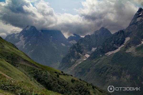 Канатная дорога в пос. Домбай (Россия, Карачаево-Черкессия) фото