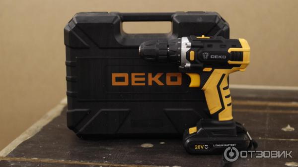 Шуруповерт Deko 20V с кейсом