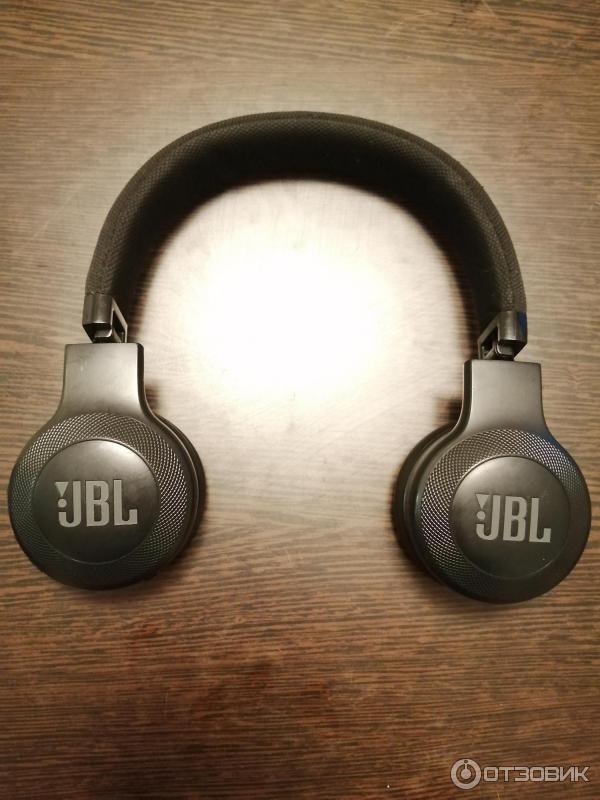 Беспроводные наушники JBL E45BT фото