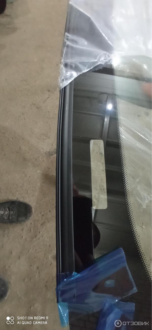 Стекло кузова боковое (не опускное) (Справа/ Цвет зеленый) Toyota Hiace 89-04 / Regius Ace 99-04