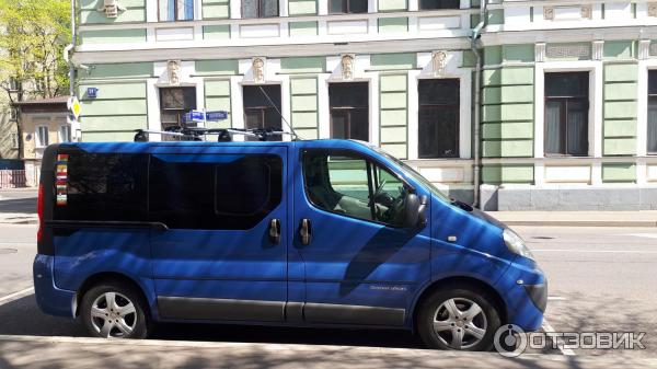 Автомобиль Renault Trafic микроавтобус фото