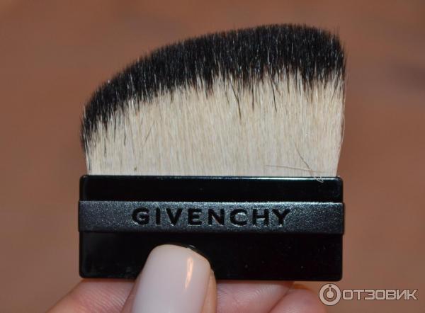 Пудра компактная для лица Givenchy Prisme Visage фото